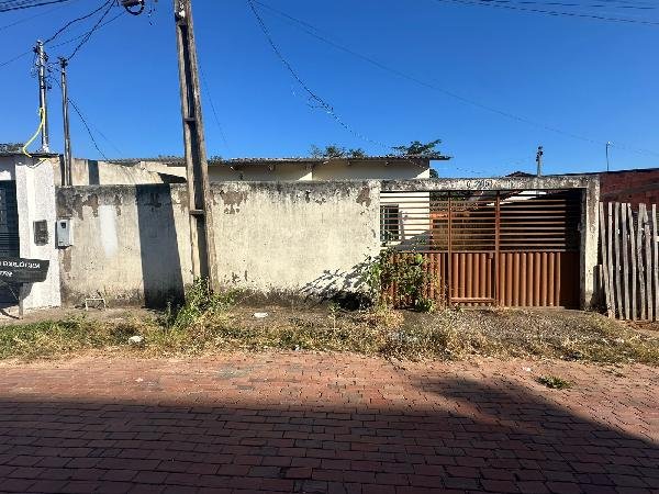 Casa, 67.45 de área total, 67.45 de área privativa, 200.00 de área do terreno, a.serv. em Rio Branco/AC