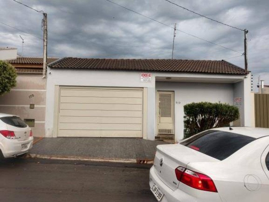 Casa à venda em leilão - Rua Paulino Pessoto, 162 - Cidade Jardim - Bariri / SP em Bariri/SP
