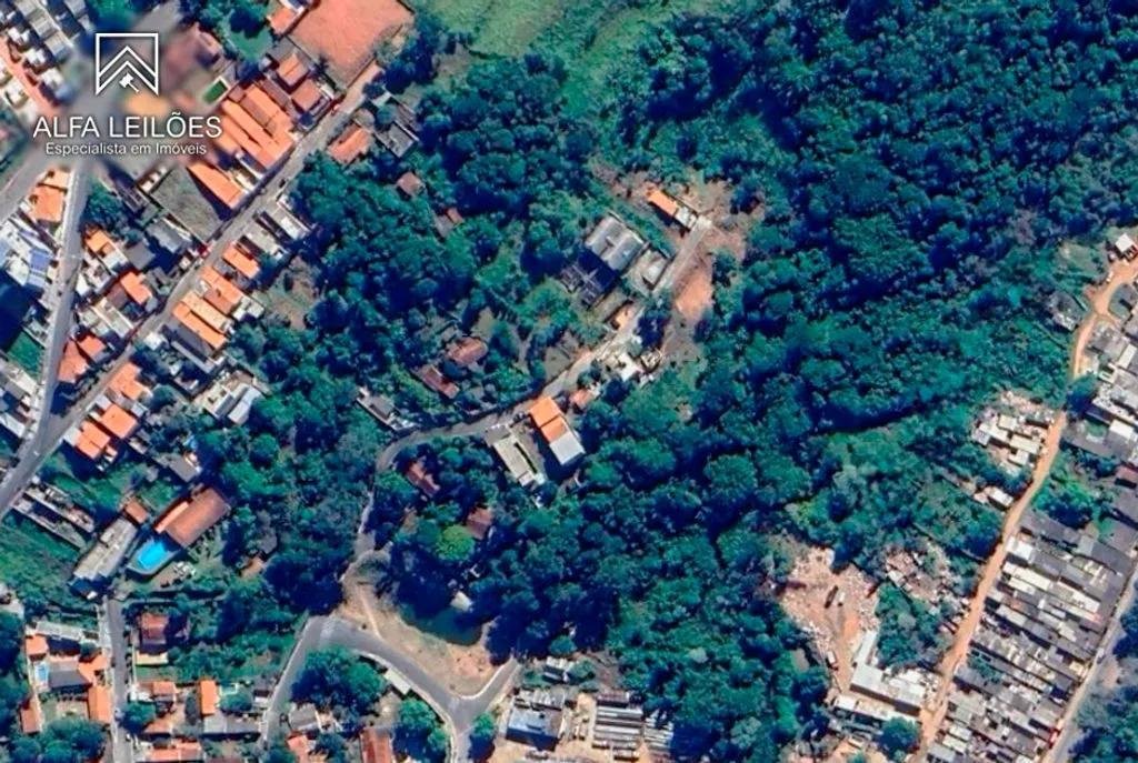Atibaia (SP) - Casa no Bairro Jardim Colonial com Terreno de 3.984m² em Atibaia/SP