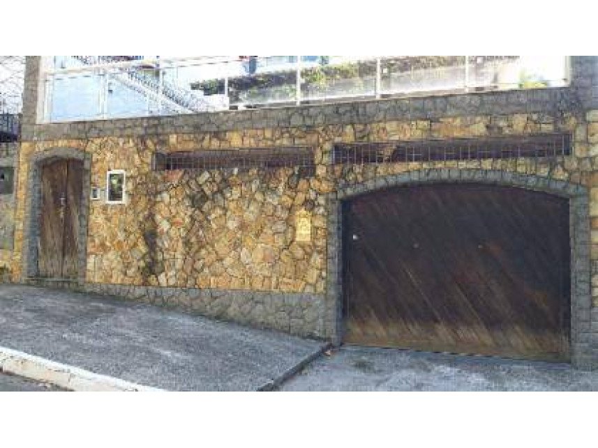Casa à venda em leilão - Rua Coronel Geraldo Bomilcar, 133 - Vila Valqueire - Rio de Janei em Rio de Janeiro/RJ