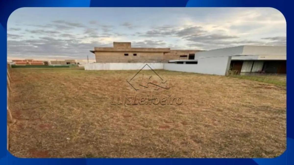 LOTE - Área de 125,00m² (25% de 500,00m²), Lotes nº 10 e 13, Quadra 319, Vila Operária, Ru em Uberlândia/MG