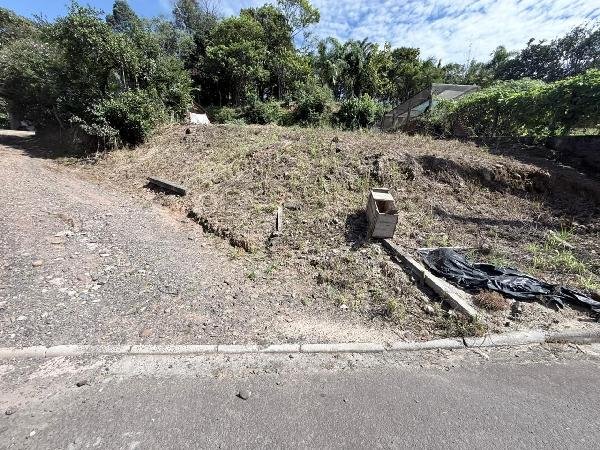 Terreno, 0.00 de área total, 0.00 de área privativa, 375.00 de área do terreno. em Meleiro/SC