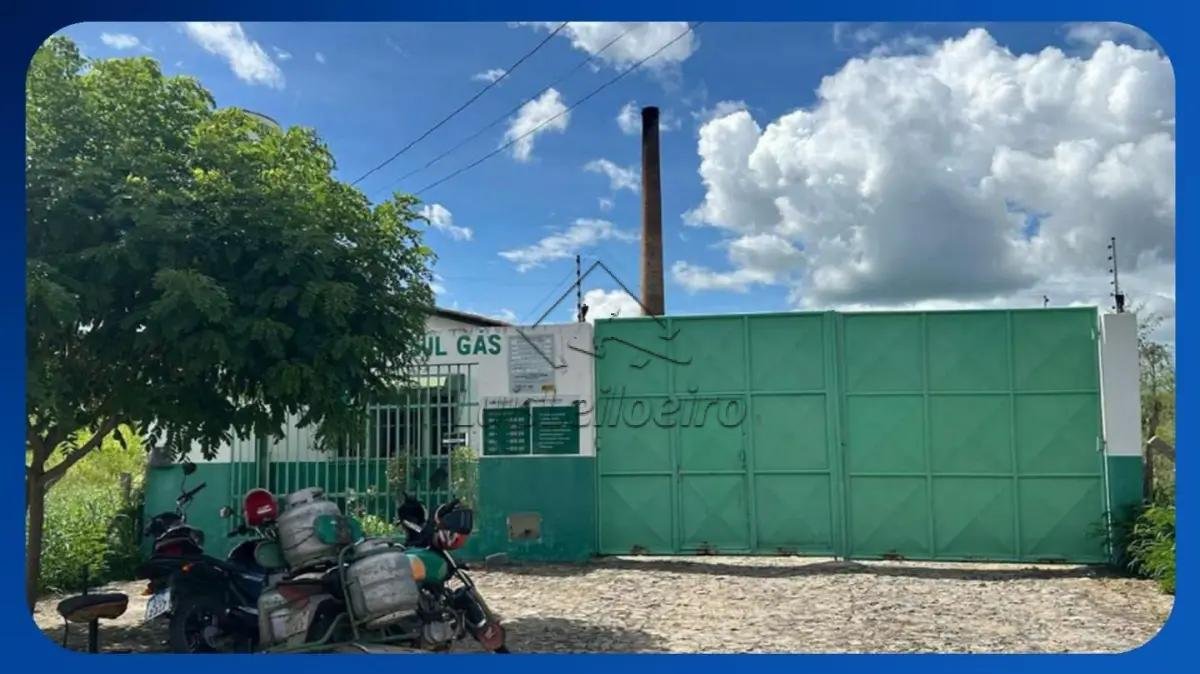 PRÉDIO COMERCIAL - Rodovia CE-060, Acopiara-Mombaça, bairro São Francisco, Acopiara/CE, Ár em Acopiara/CE