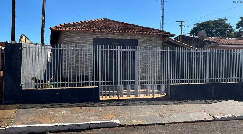 Casa no Centro de Ipaussu/SP em Ipaussu/SP