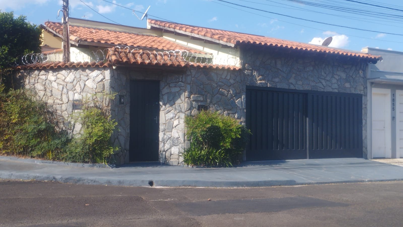 CASA / TERRENO DE ESQUINA DE 275 m² NA VILA SANTA RITA – FRANCA/SP em Franca/SP