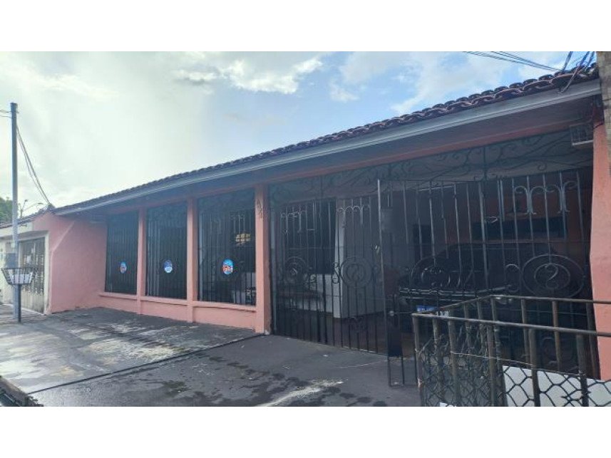 Casa à venda em leilão - Travessa WE 12, 432 - Coqueiro - Ananindeua / PA em Ananindeua/PA