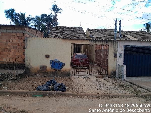 Casa, 63.00 de área total, 63.00 de área privativa, 180.00 de área do terreno,  2 qto(s), em Santo Antônio do Descoberto/GO