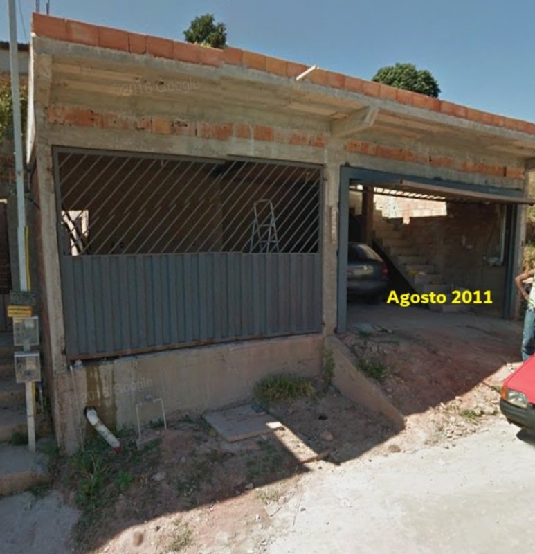 PARTE IDEAL - CASA RESIDENCIAL localizada na Rua Mamosa.. em Conselheiro Lafaiete/MG