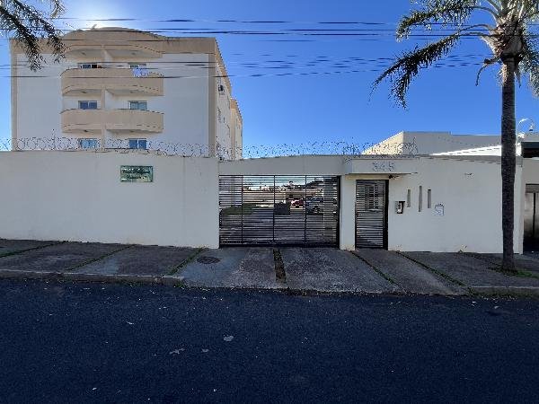 Apartamento, 76.56 de área total, 57.94 de área privativa, 0.00 de área do terreno,  2 qto em Uberlândia/MG