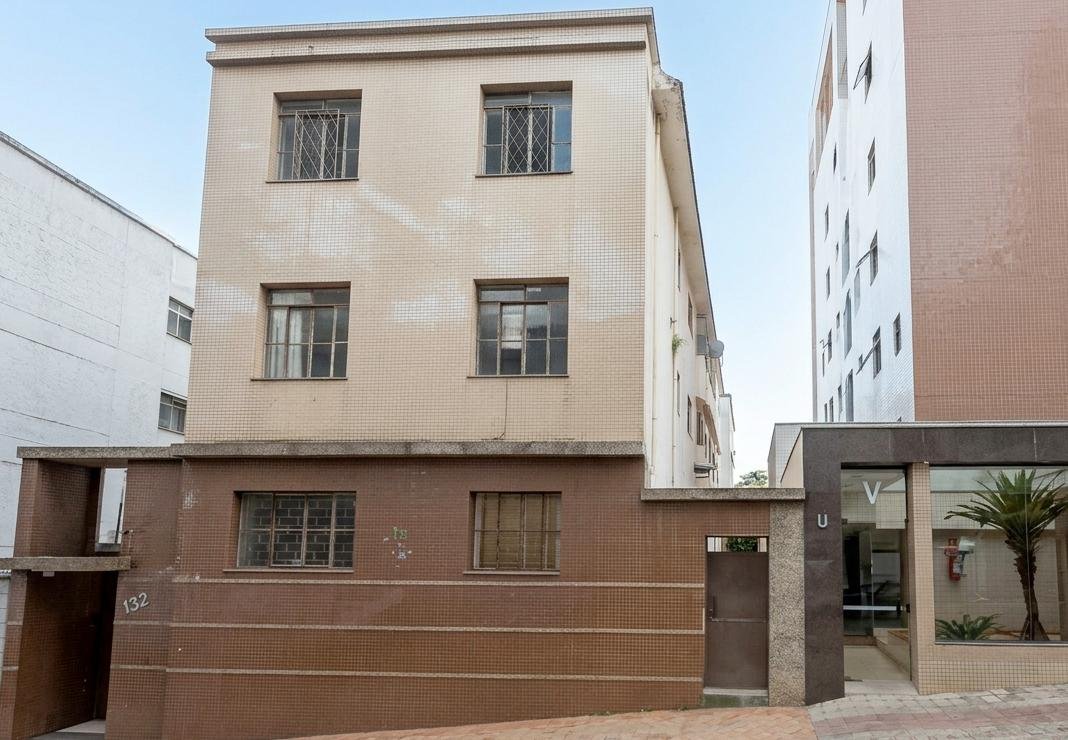 APARTAMENTO NO SANTO ANTÔNIO – BELO HORIZONTE/MG em Belo Horizonte/MG