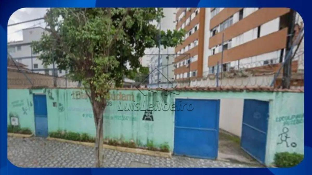 TERRENO COM BENFEITORIAS - Rua Comendador Martins, 382, Vila Mathias, Santos/SP, Área de 1 em Santos/SP