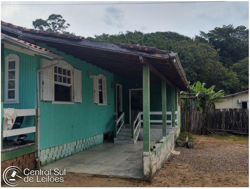 Fração de 869,40m² sobre terreno com área total de 30.976,00m², no Município de Pescaria B em Pescaria Brava/SC - foto 2