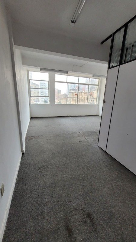 SALA COMERCIAL CENTRO DE PORTO ALEGRE em Porto Alegre/RS - foto 6