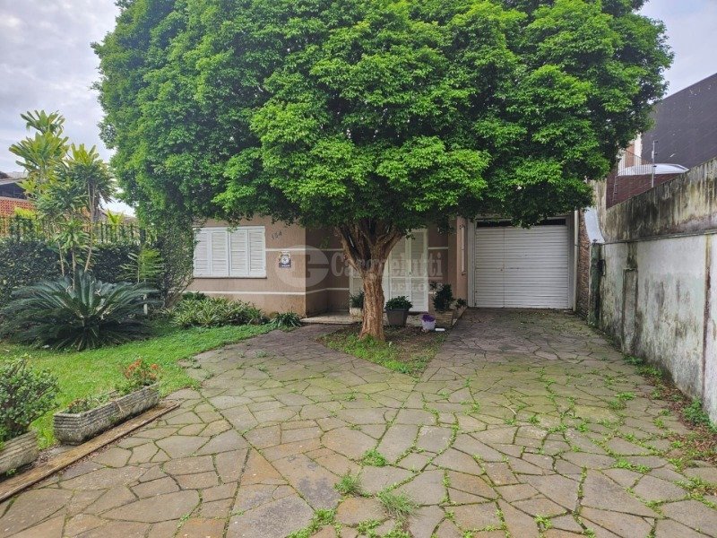 UM TERRENO URBANO,  situado no loteamento denominado VI.. em Cachoeirinha/RS