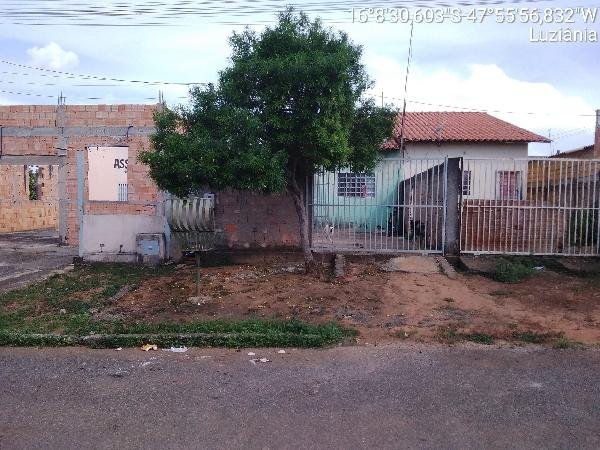 Casa, 0.00 de área total, 66.15 de área privativa, 180.00 de área do terreno,  2 qto(s), a em Luziânia/GO