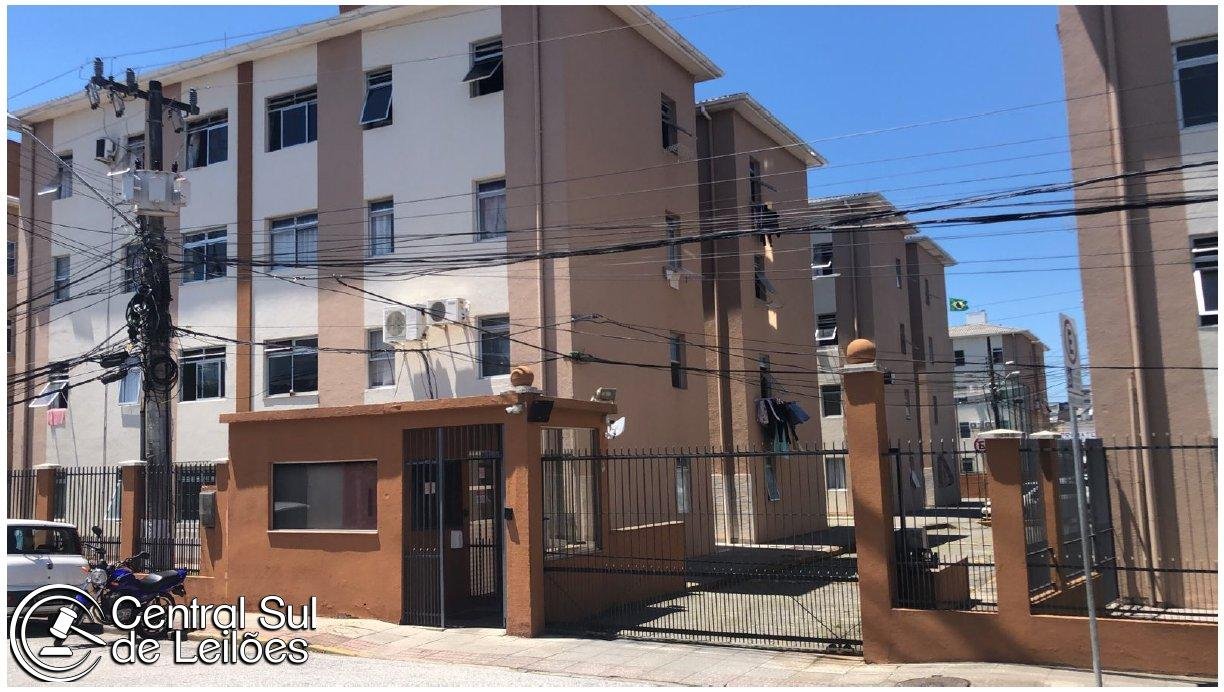 Apartamento nº 12, bloco 13, no Conjunto Habitacional Gerôncio Thives, em São José/SC em São José/SC - foto 2