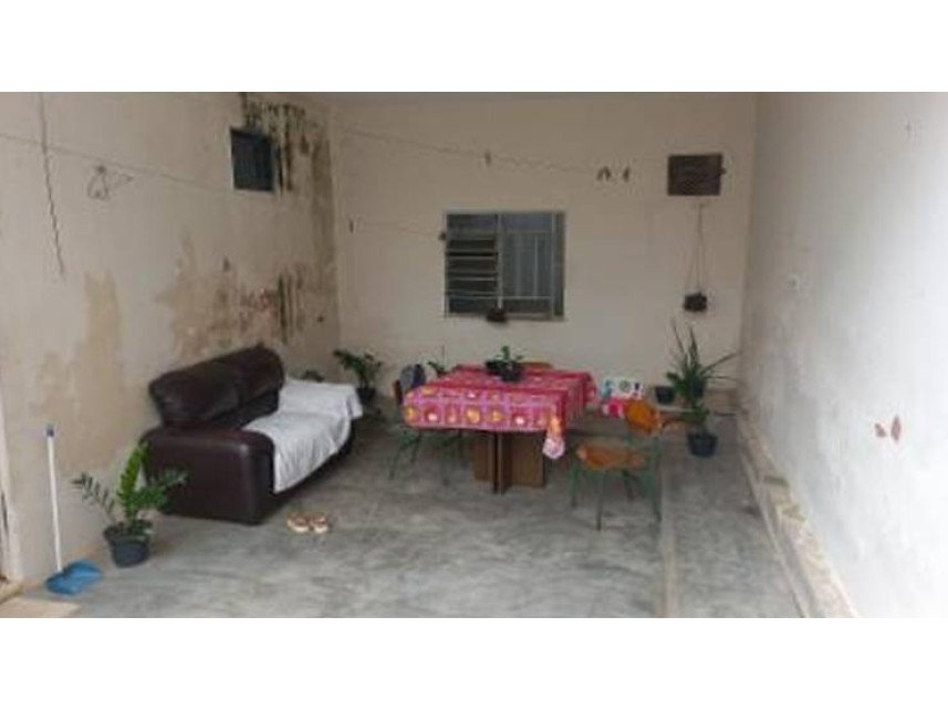 Casa à venda em leilão - Rua Maria Ortega Arrabal, 173 - Fundos - Ministro Sá Tinoco - Lot em Itaperuna/RJ - foto 4