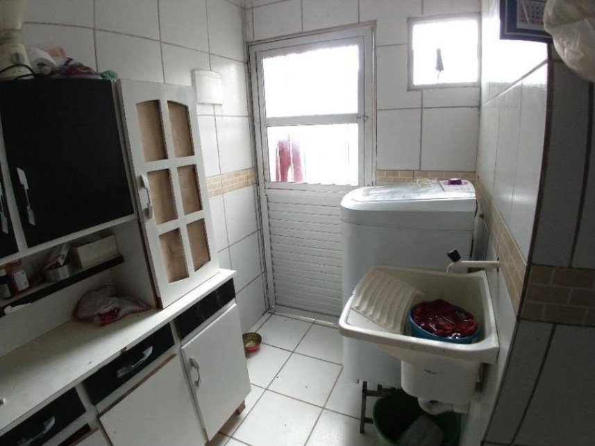 Casa à venda em leilão - Estrada De Jaguarana, 403 - Casa 01, Conjunto Residencial Vale Vi em Paulista/PE - foto 8
