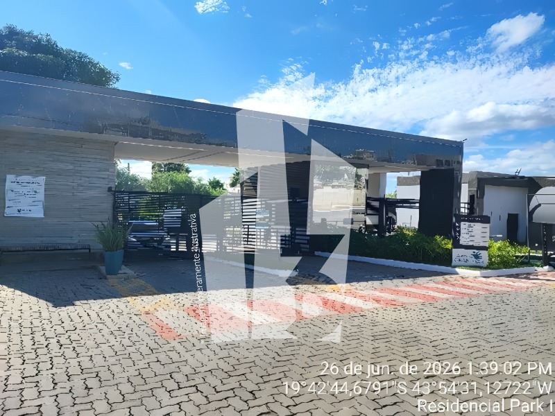 VESPASIANO/MG - CASA em Vespasiano/MG