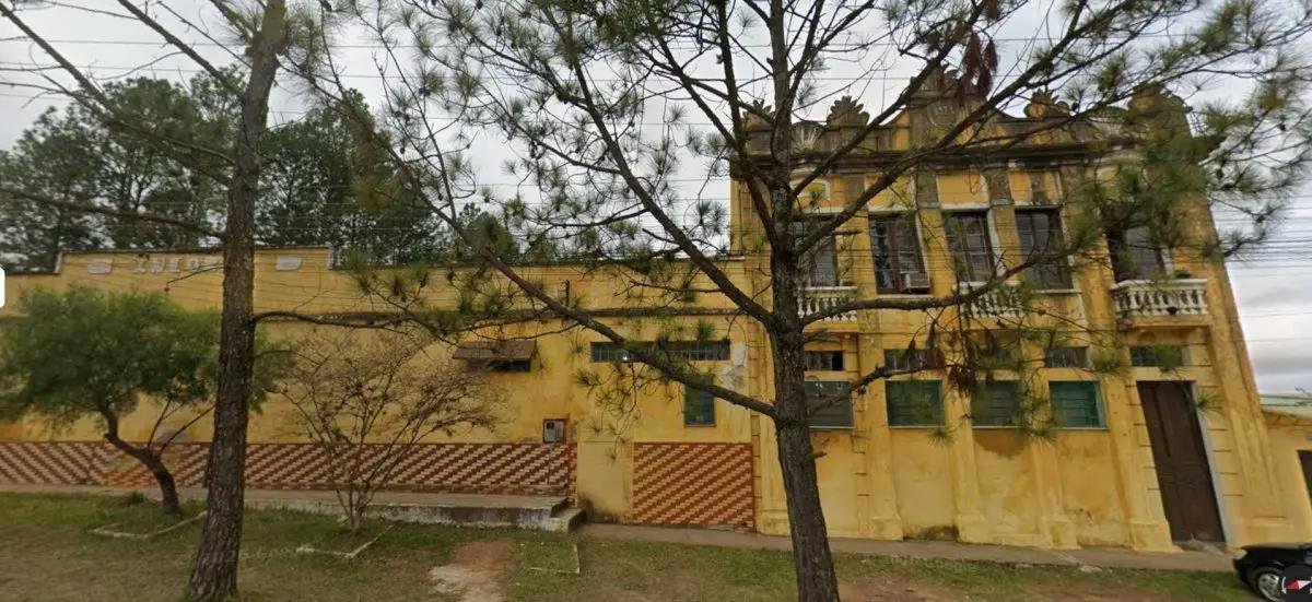 PRÉDIO DE ALVENARIA, NA AV. ESPANHA, BAGÉ/RS em Bagé/RS